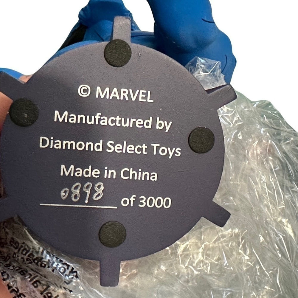 Disney Marvel X-MEN THE BEAST RESIN BUST Limited Edition No.  898 of 3000. - Picture 10 of 16